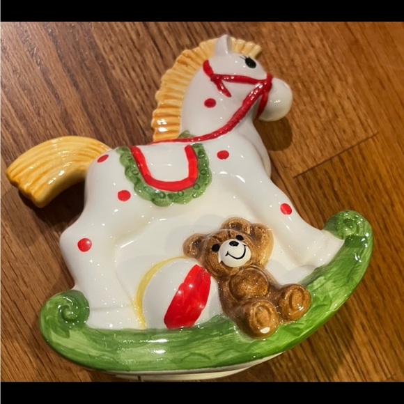 Rocking horse musical holiday decor - Picture 3 of 7